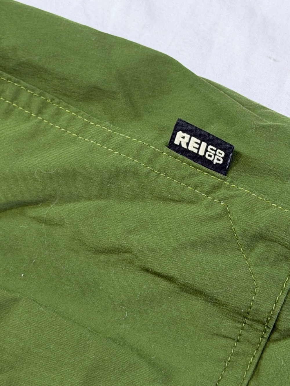 REI Co-op Women’s Olive Green Hiking Pants Size 4 Petite Elastic Waist Teal Zip